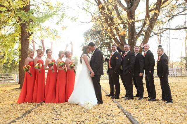 outdoor, wedding, fall, nashville, bridal party, leaves